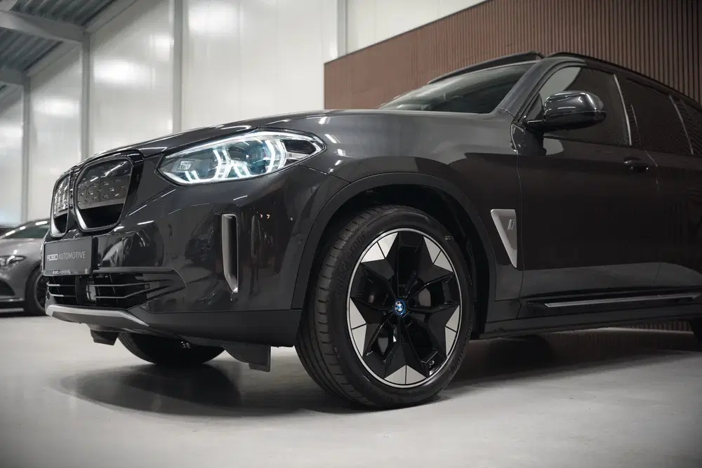 BMW iX3 High Executive 80 kWh uit 2021, foto 16