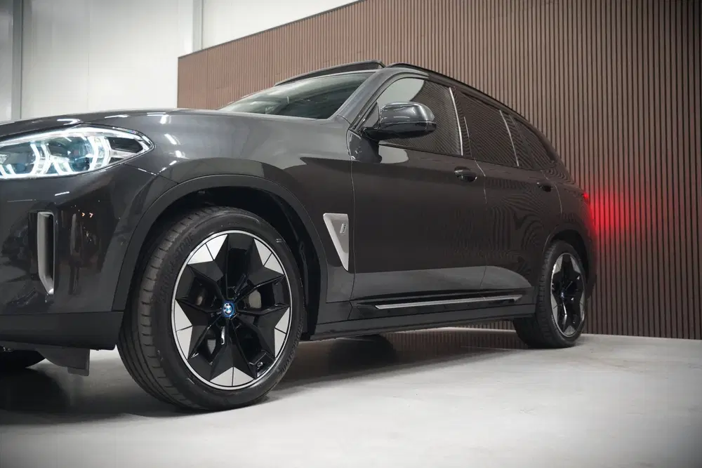 BMW iX3 High Executive 80 kWh uit 2021, foto 17