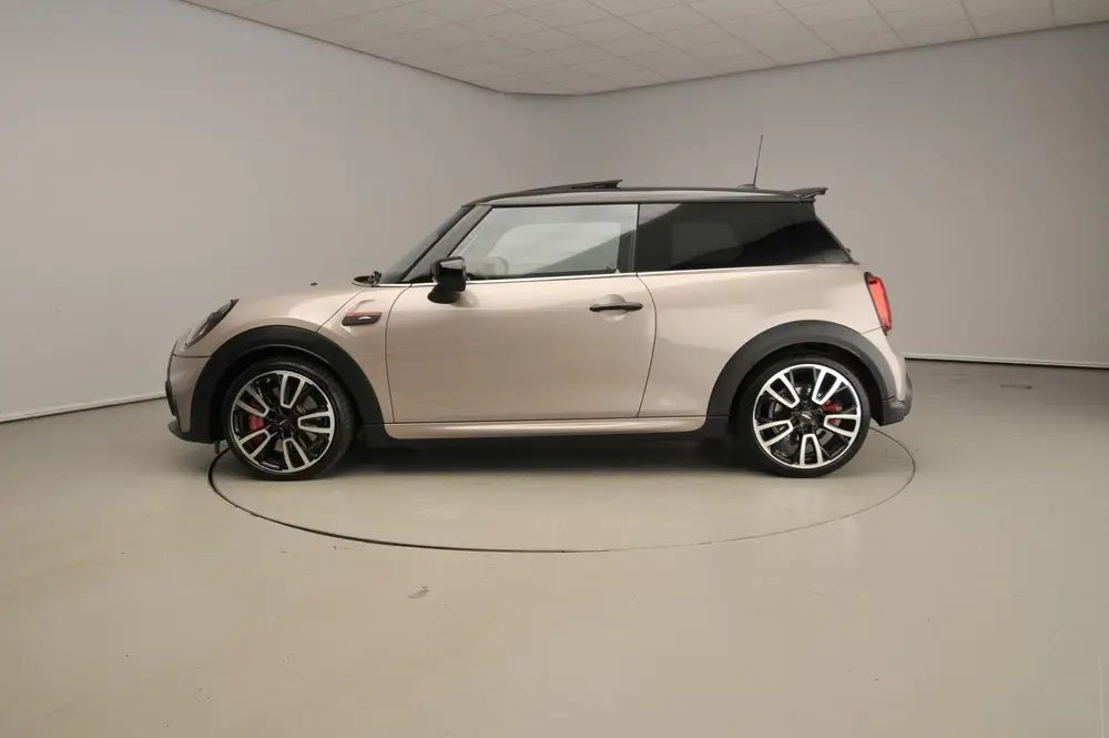 Mini John Cooper Works 2.0 John Cooper Works Essential uit 2022, foto 2