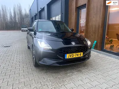 Suzuki Swift 1.2 Style ACC l keyless l camera l stoelve uit 2025