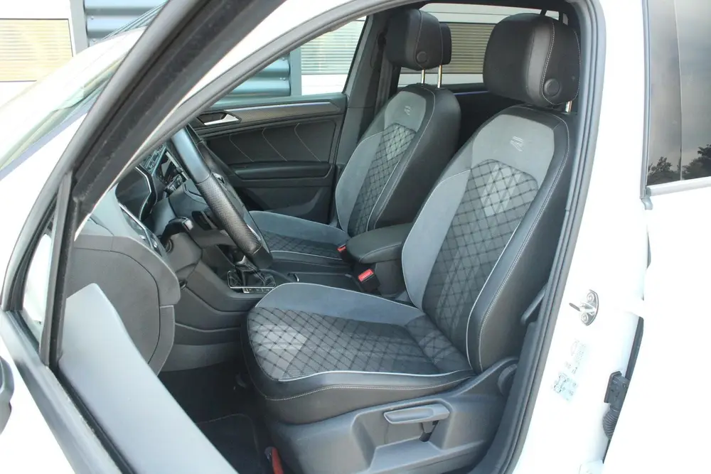 Volkswagen Tiguan 1.4 TSI 245pk eHybrid R-Line Business | Pa uit 2023, foto 4