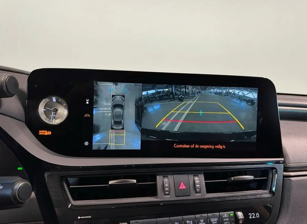 Lexus ES 300h President Line uit 2023, foto 12
