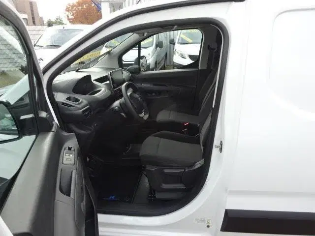 Peugeot Partner 1.6 BlueHDI Premium Long 100 PK AIRCO NAVI uit 2019, foto 12
