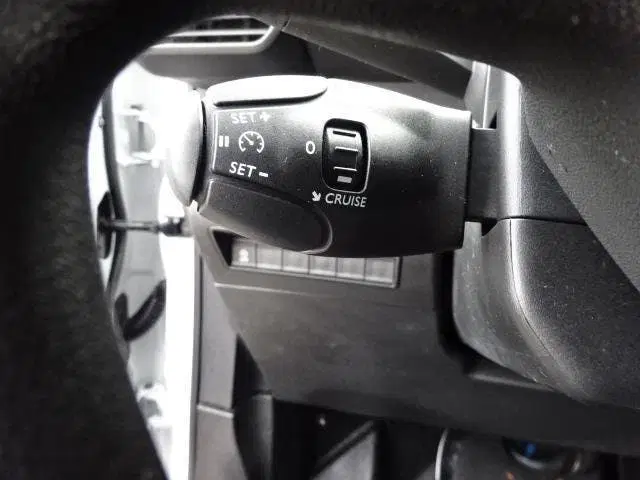 Peugeot Partner 1.6 BlueHDI Premium Long 100 PK AIRCO NAVI uit 2019, foto 19