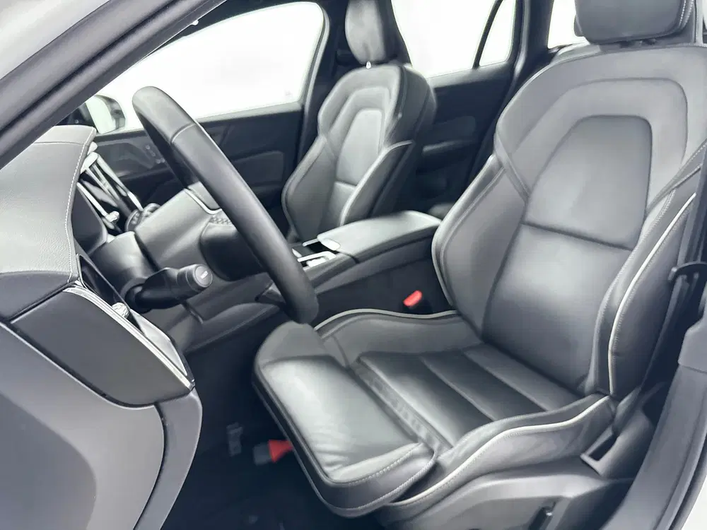 Volvo V60 T6 Recharge Ultra Dark uit 2025, foto 10
