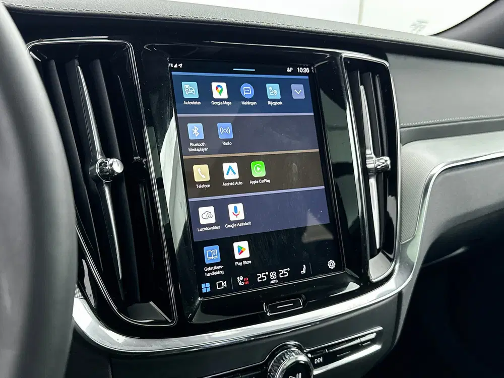 Volvo V60 T6 Recharge Ultra Dark uit 2025, foto 16