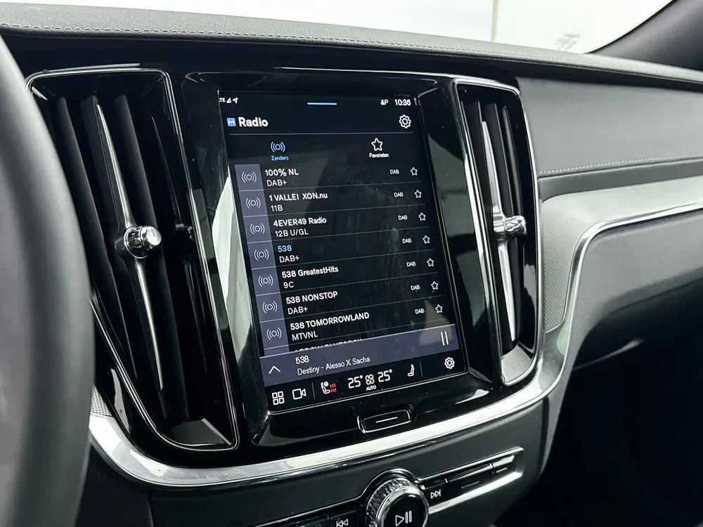Volvo V60 T6 Recharge Ultra Dark uit 2025, foto 18