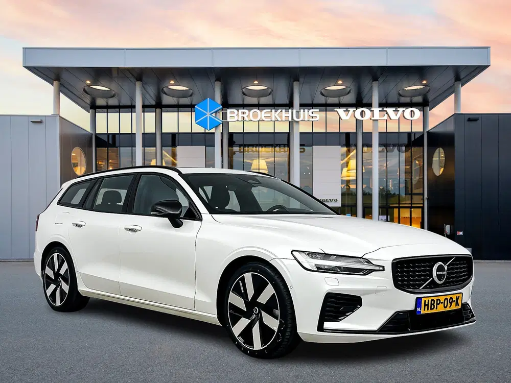 Volvo V60 T6 Recharge Ultra Dark uit 2025, foto 2