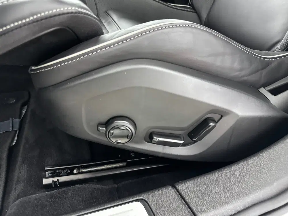 Volvo V60 T6 Recharge Ultra Dark uit 2025, foto 20