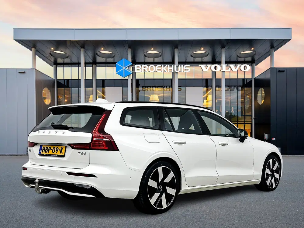 Volvo V60 T6 Recharge Ultra Dark uit 2025, foto 3