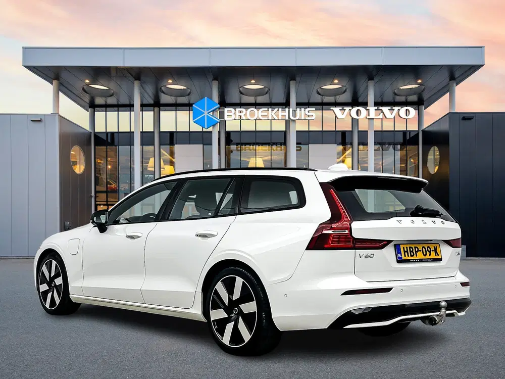 Volvo V60 T6 Recharge Ultra Dark uit 2025, foto 4