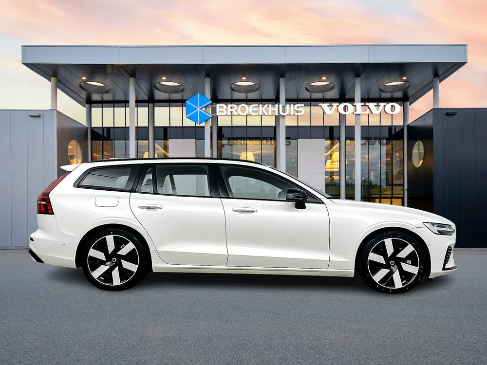 Volvo V60 T6 Recharge Ultra Dark uit 2025, foto 7