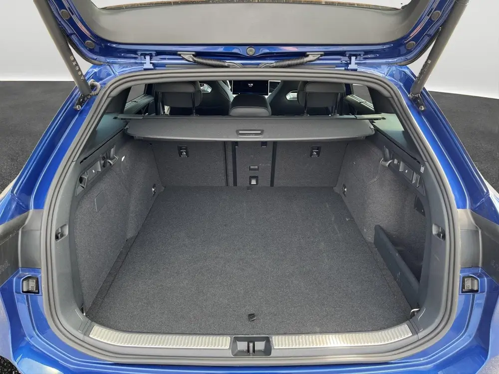 Volkswagen Passat Variant 1.5 eHybrid R-Line | Pano | Trekha uit 2025, foto 18