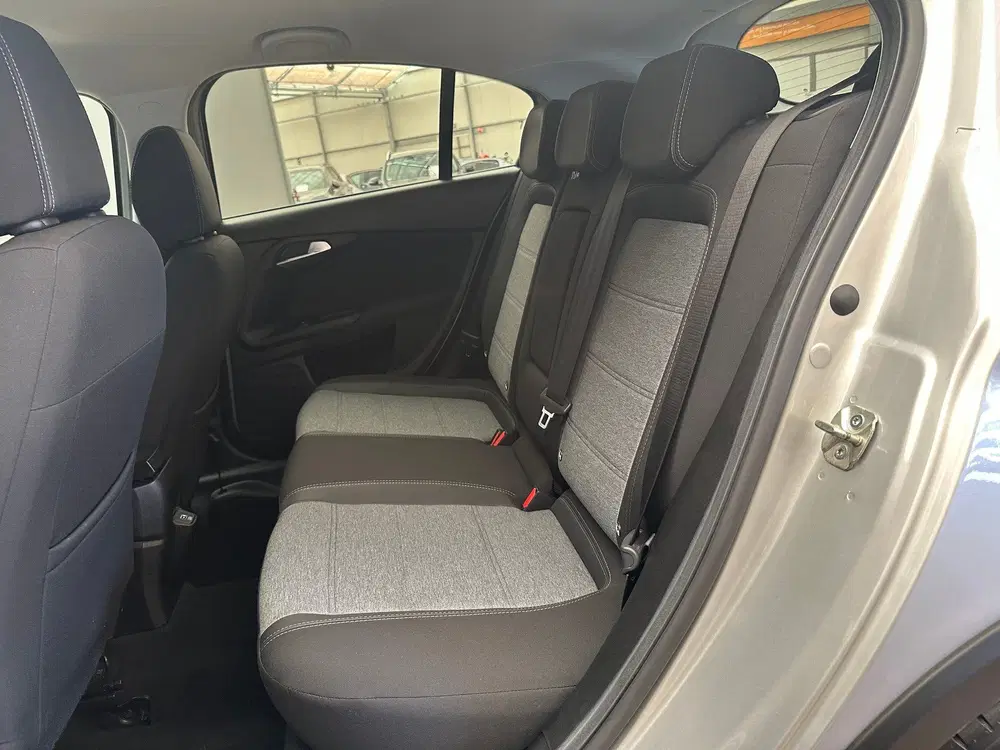Fiat Tipo 1.0 Cross uit 2023, foto 10
