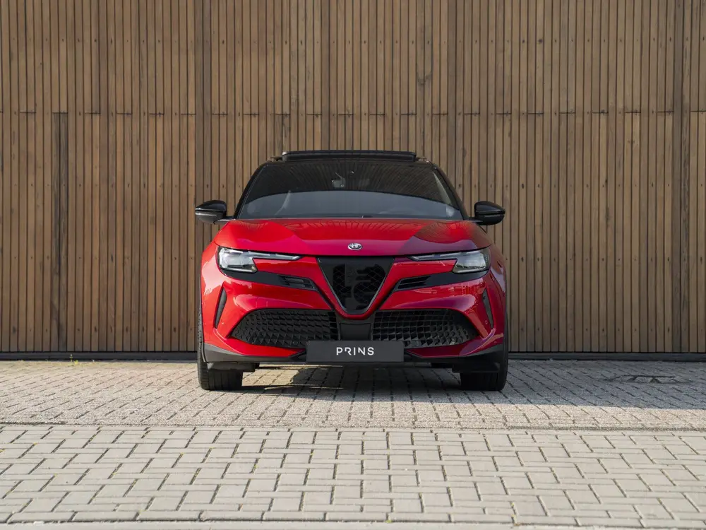 Alfa Romeo Junior Elettrica Veloce 54 kWh uit 2025, foto 2