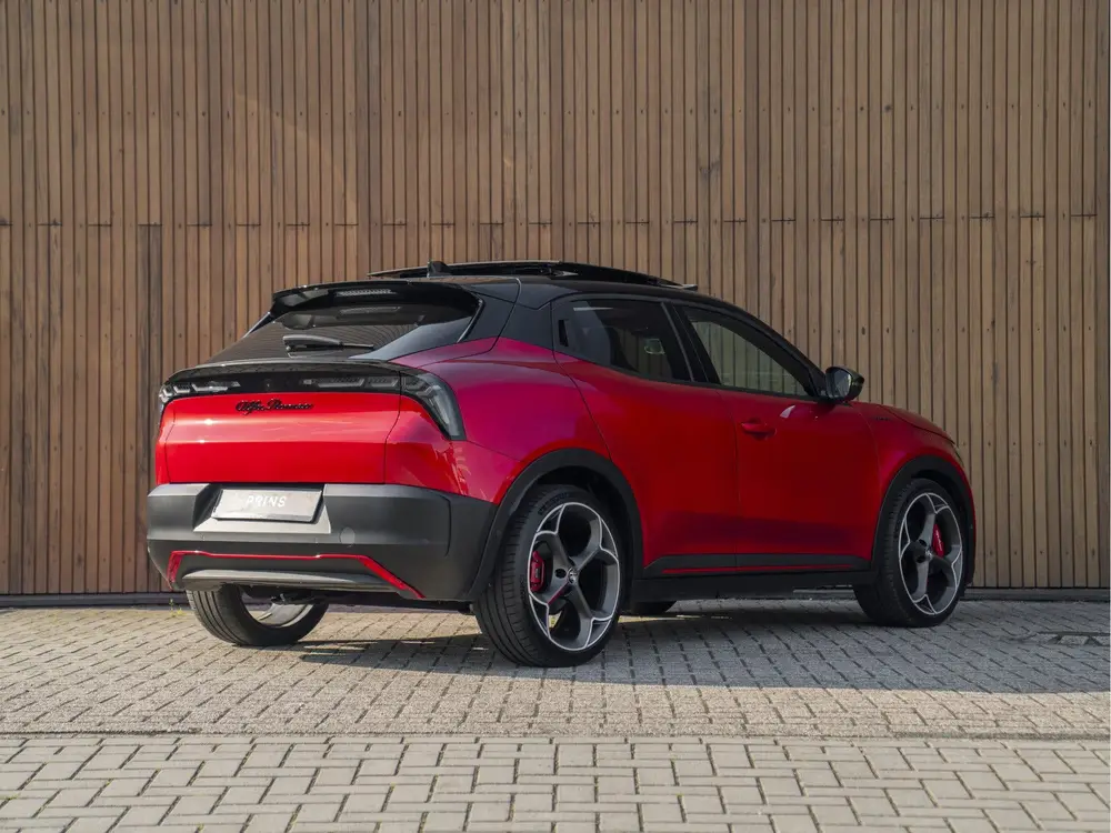 Alfa Romeo Junior Elettrica Veloce 54 kWh uit 2025, foto 4