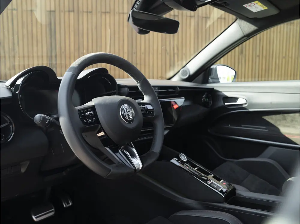 Alfa Romeo Junior Elettrica Veloce 54 kWh uit 2025, foto 7