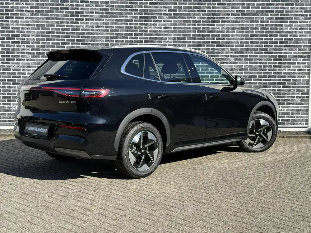 Geely E5 Pro 60 kWh uit 2026, foto 3