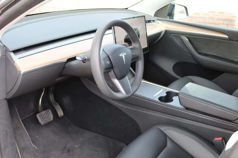 Tesla Model Y RWD 20"LMV uit 2023, foto 16