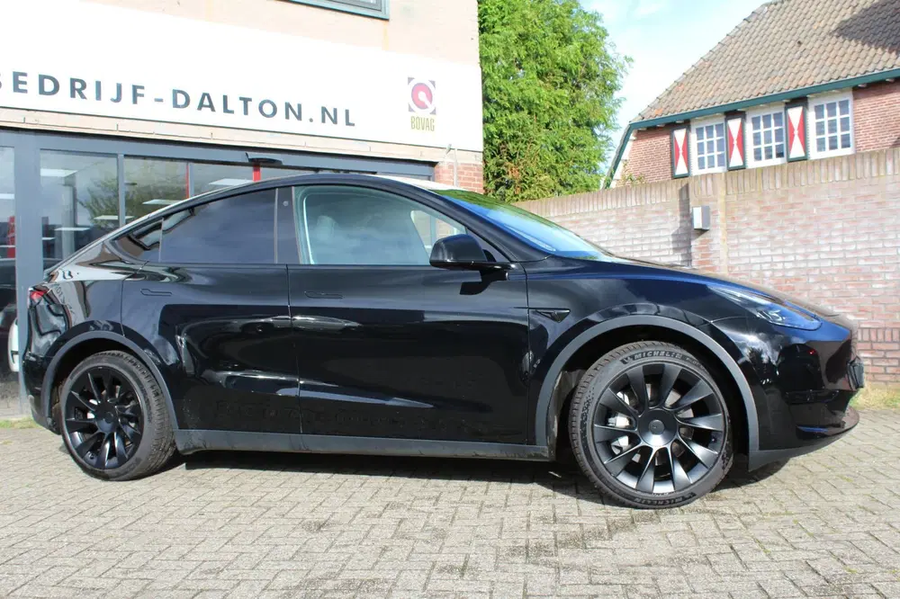 Tesla Model Y RWD 20"LMV uit 2023, foto 5