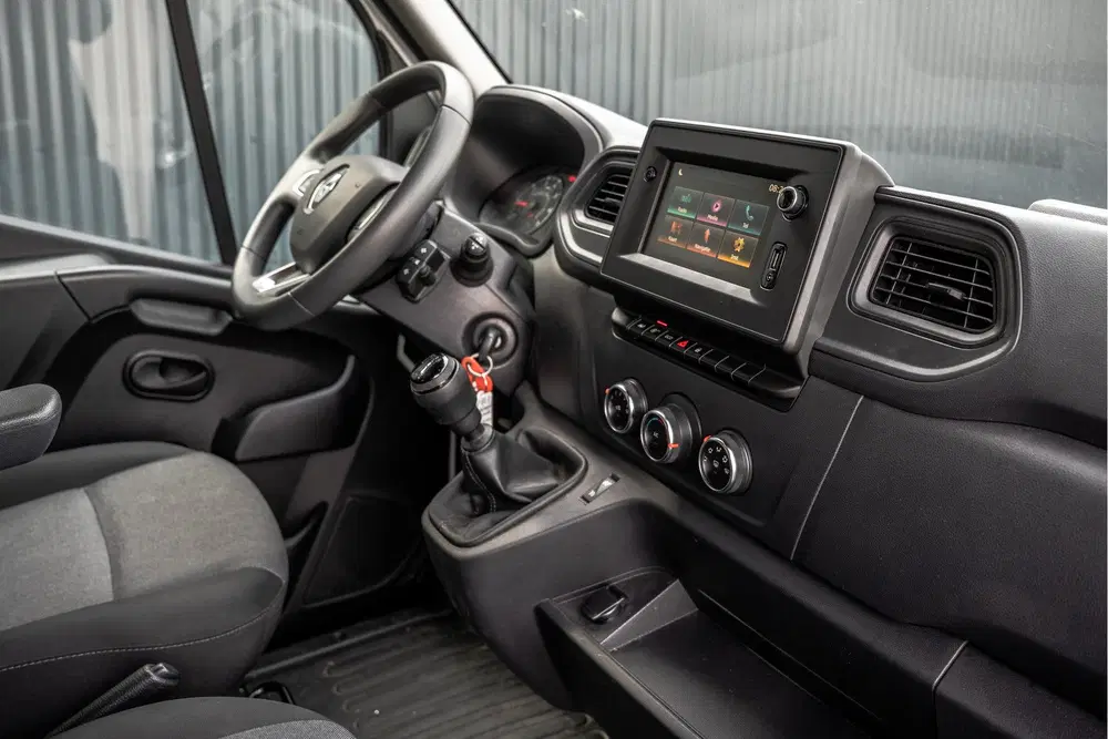 Renault Master 2.3dCi uit 2024, foto 2