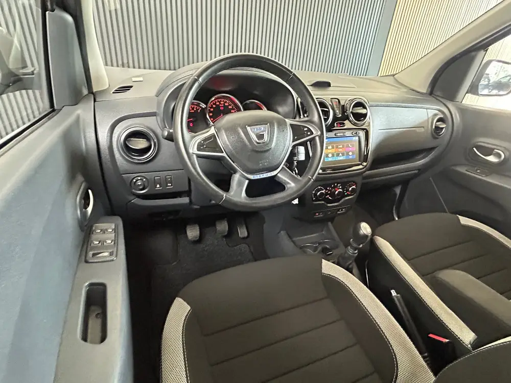 Dacia Lodgy 1.3 TCe Stepway CAMERA|APPLECARPLAY|AIRCO|CRUISE uit 2020, foto 2