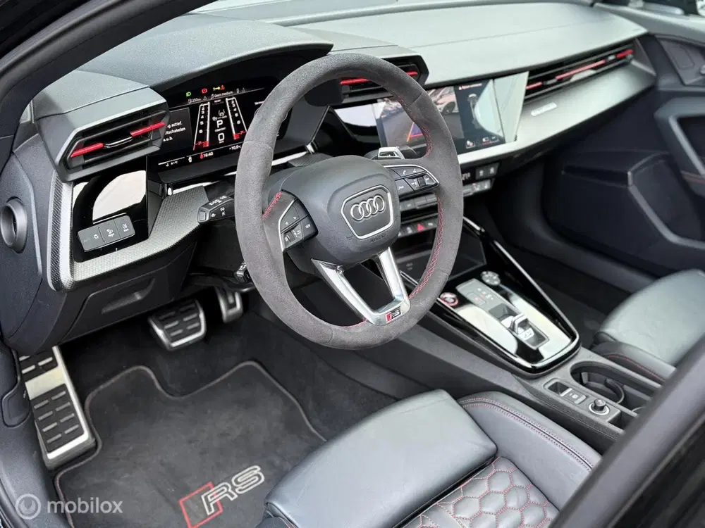 Audi RS3 2.5 TFSI quattro uit 2022, foto 13