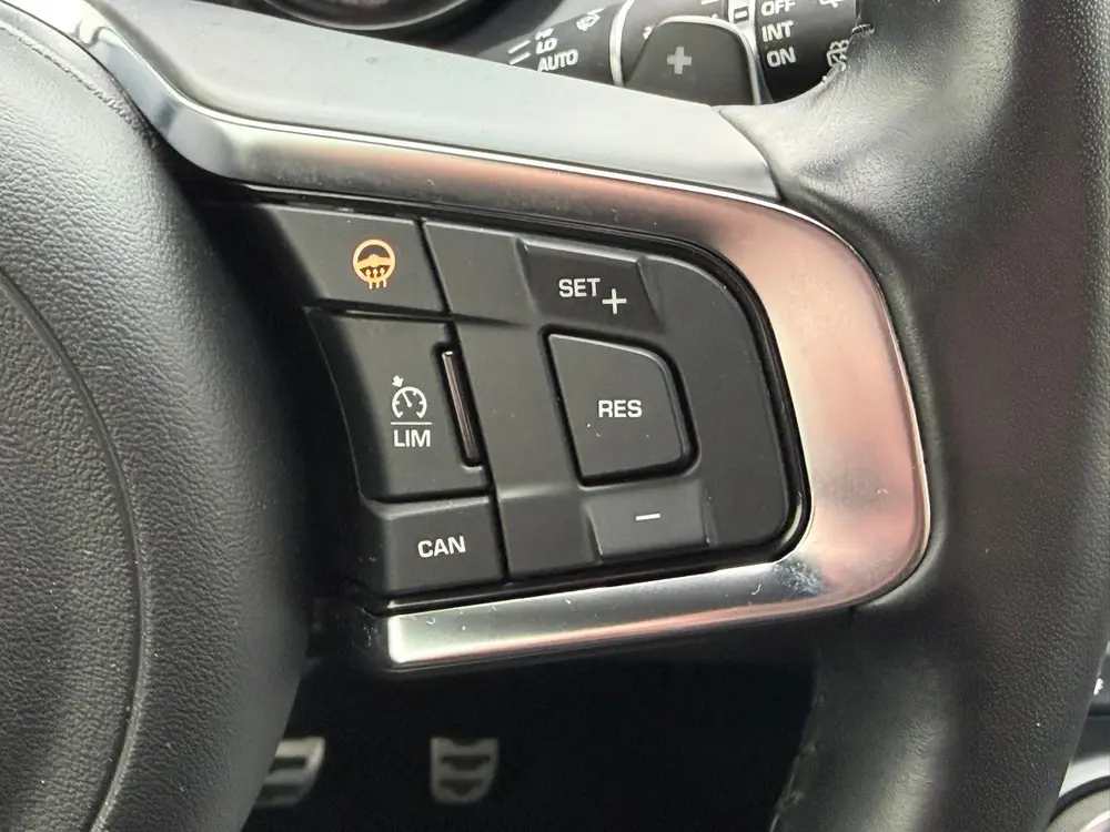 Jaguar E-Pace 2.0 P200 AWD R-Dynamic Automaat Cruise Stoel/S uit 2019, foto 19