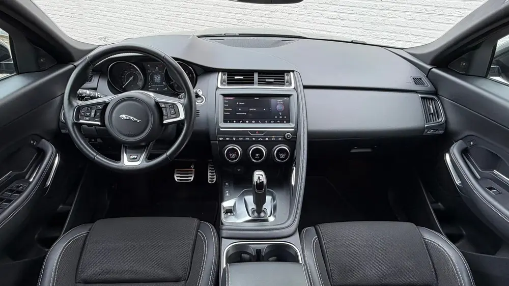 Jaguar E-Pace 2.0 P200 AWD R-Dynamic Automaat Cruise Stoel/S uit 2019, foto 3