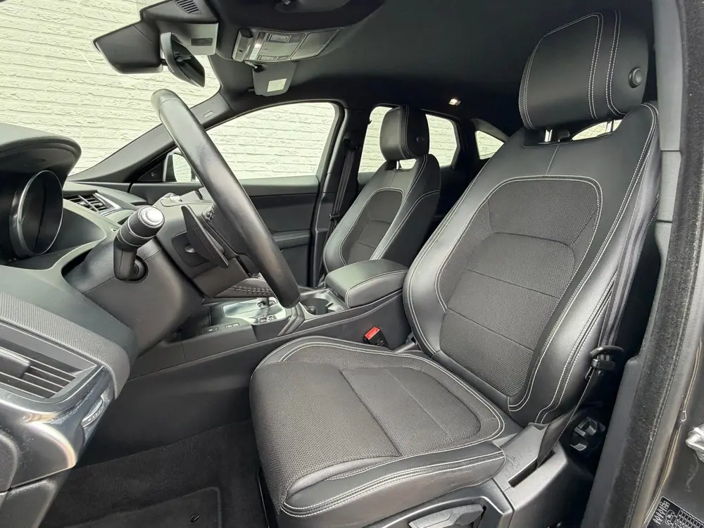 Jaguar E-Pace 2.0 P200 AWD R-Dynamic Automaat Cruise Stoel/S uit 2019, foto 4