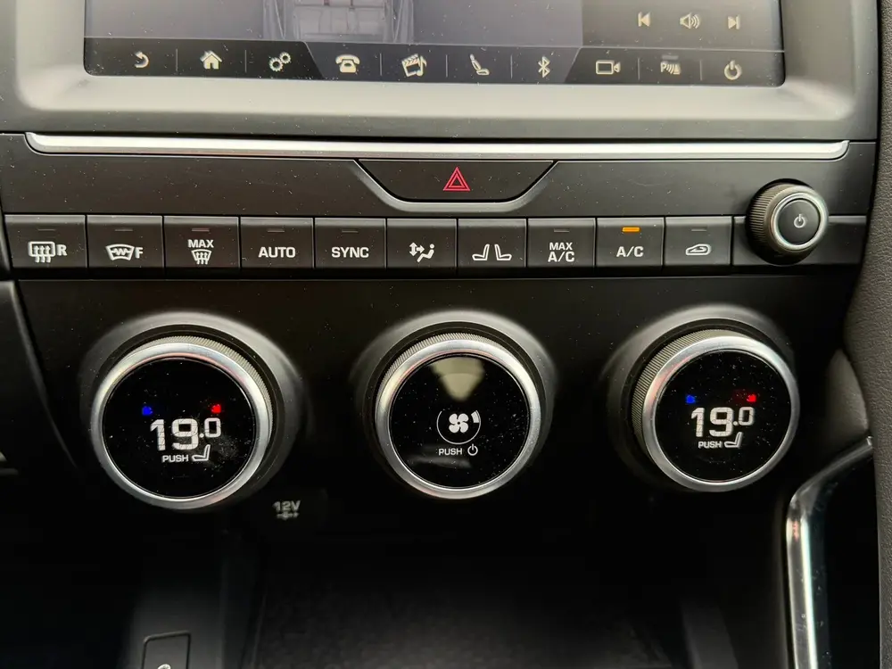 Jaguar E-Pace 2.0 P200 AWD R-Dynamic Automaat Cruise Stoel/S uit 2019, foto 6