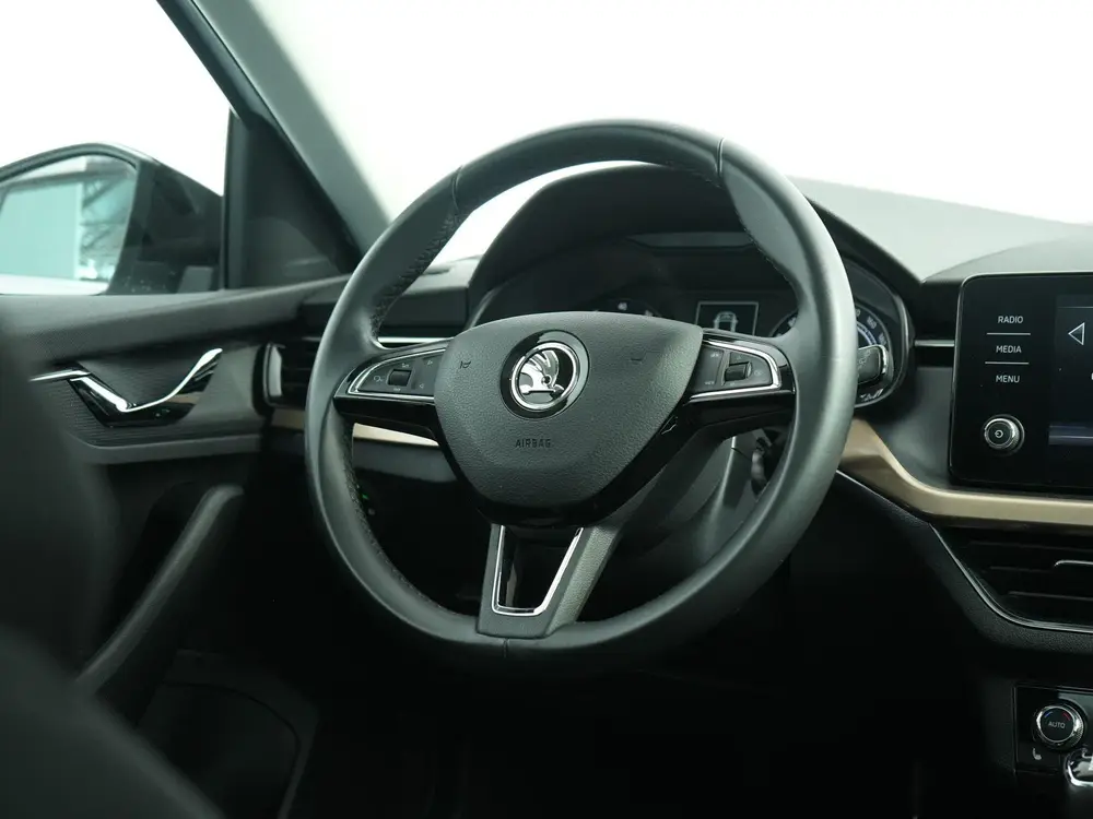 Skoda Scala 1.0 TSI First Edition | Pano | Stoelverwarming | uit 2019, foto 8