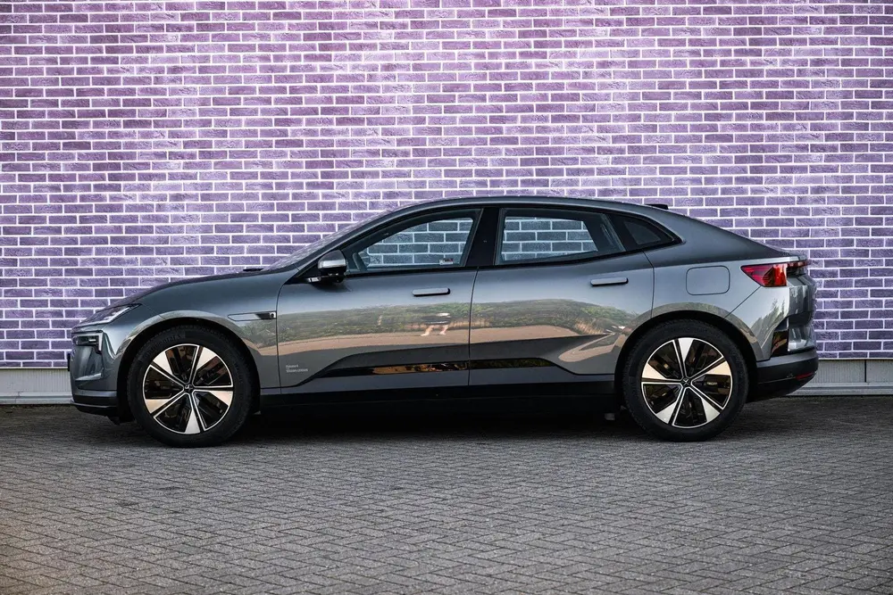 Polestar 4 Long Range Single motor 100 kWh uit 2024, foto 3