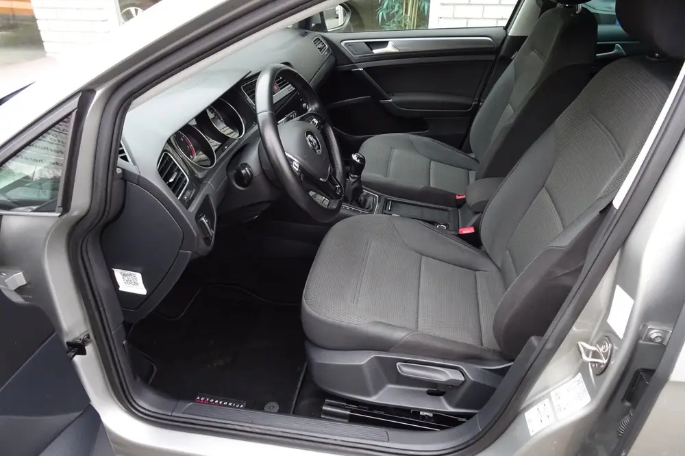 Volkswagen Golf 1.5 TSI Comfortline Business uit 2019, foto 4