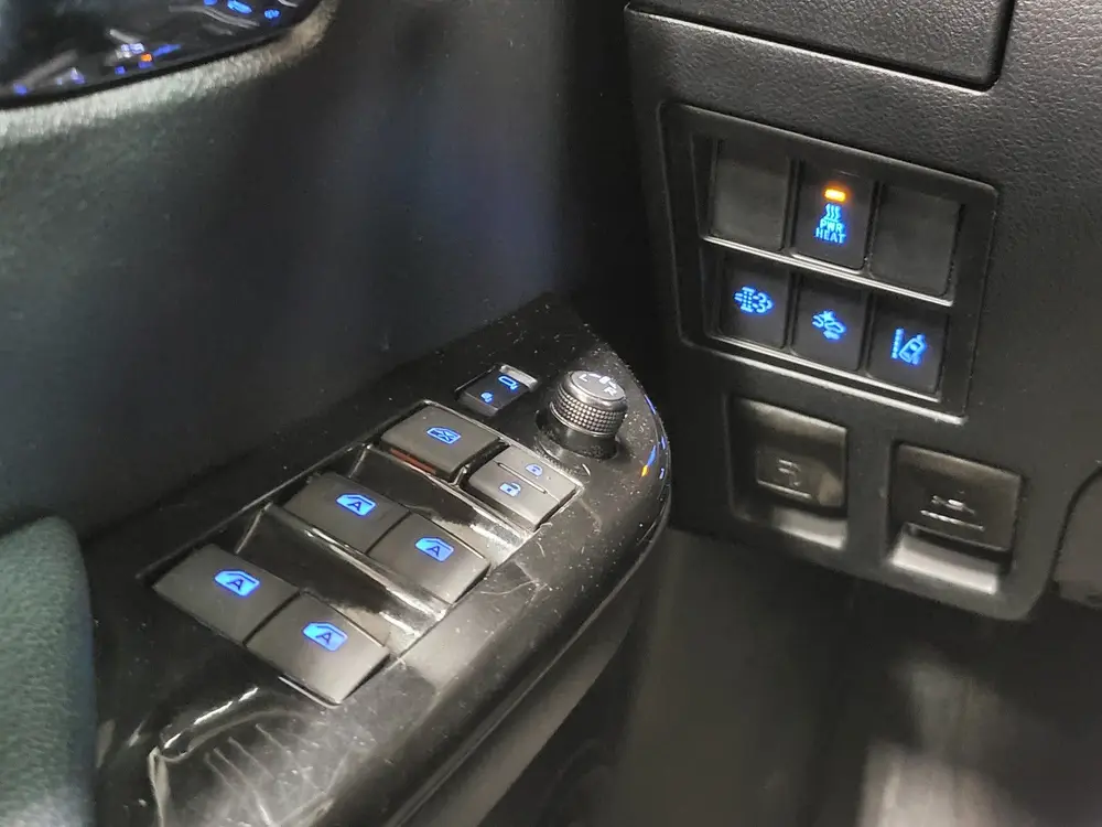 Toyota Hilux 2.4D Pick-up Automaat Euro 6 (bj 2019) uit 2019, foto 16