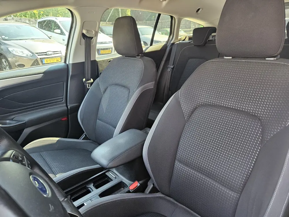 Ford Focus Wagon 1.0 EcoBoost NAVI TEL LM PDC CAMERA uit 2019, foto 10