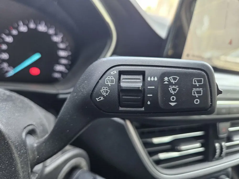 Ford Focus Wagon 1.0 EcoBoost NAVI TEL LM PDC CAMERA uit 2019, foto 18