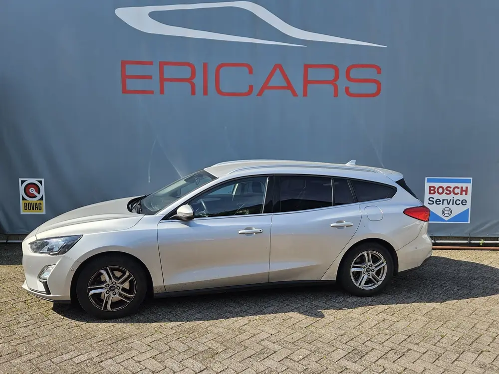 Ford Focus Wagon 1.0 EcoBoost NAVI TEL LM PDC CAMERA uit 2019, foto 2