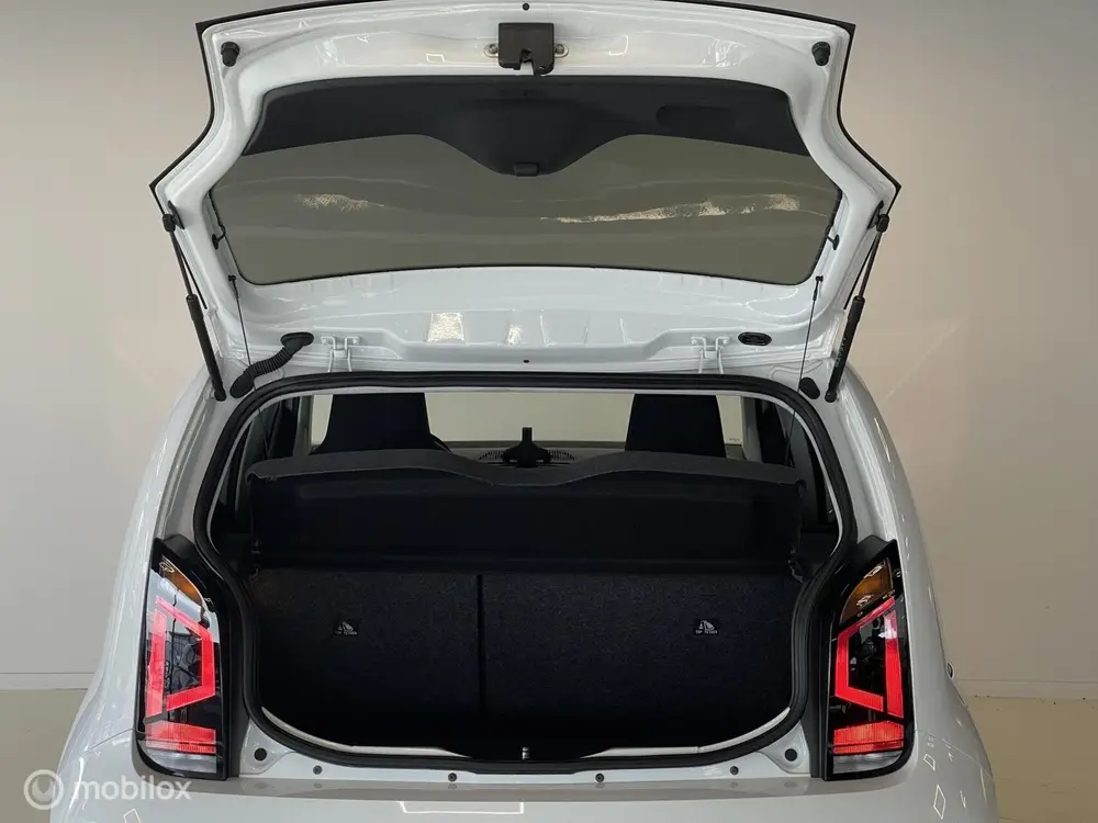 Volkswagen Up! Move | Camera | Stoelverwarming | Cruise | 77 uit 2023, foto 8