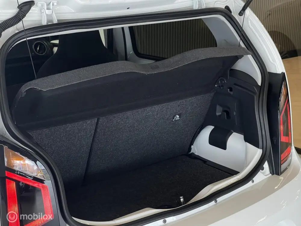 Volkswagen Up! Move | Camera | Stoelverwarming | Cruise | 77 uit 2023, foto 9