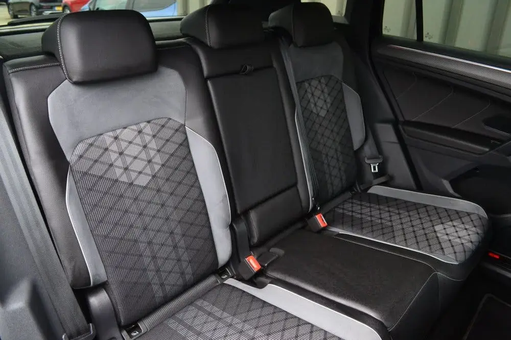 Volkswagen Tiguan 1.4 TSI R-Line eHybrid Black Edition IQ Li uit 2021, foto 14