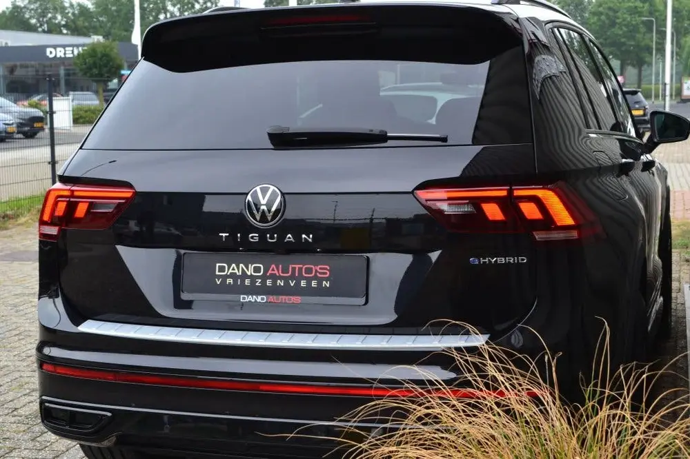 Volkswagen Tiguan 1.4 TSI R-Line eHybrid Black Edition IQ Li uit 2021, foto 15
