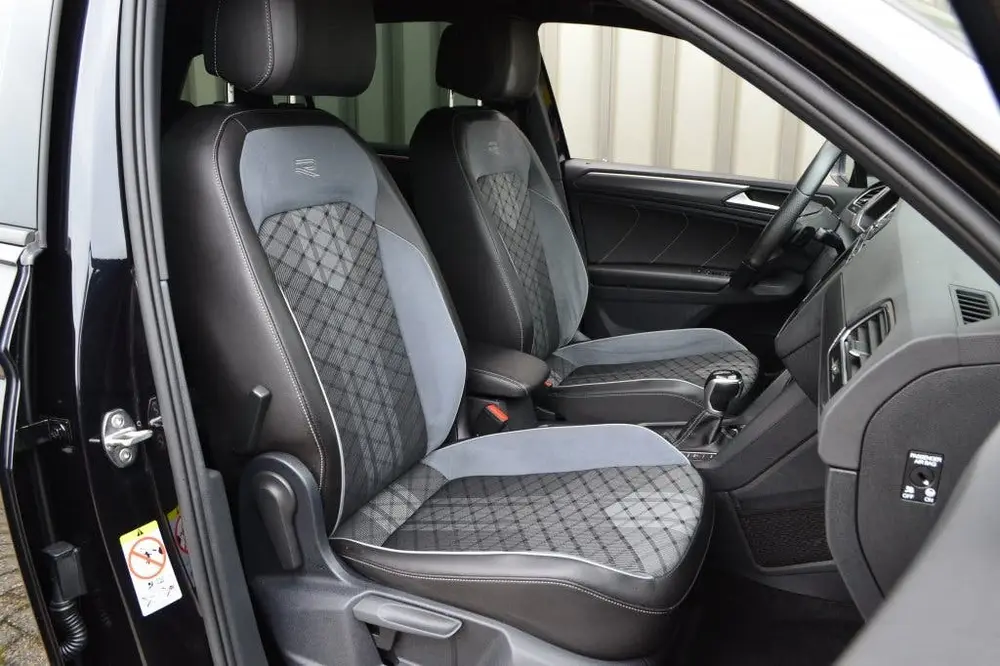 Volkswagen Tiguan 1.4 TSI R-Line eHybrid Black Edition IQ Li uit 2021, foto 9