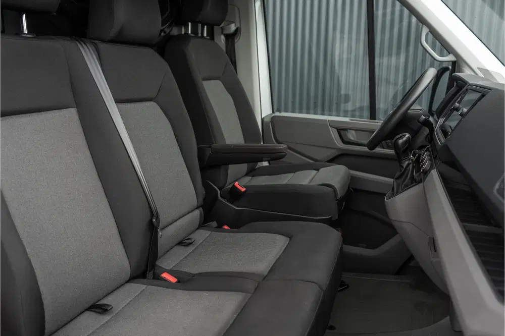 Volkswagen Crafter L3H3 uit 2021, foto 13