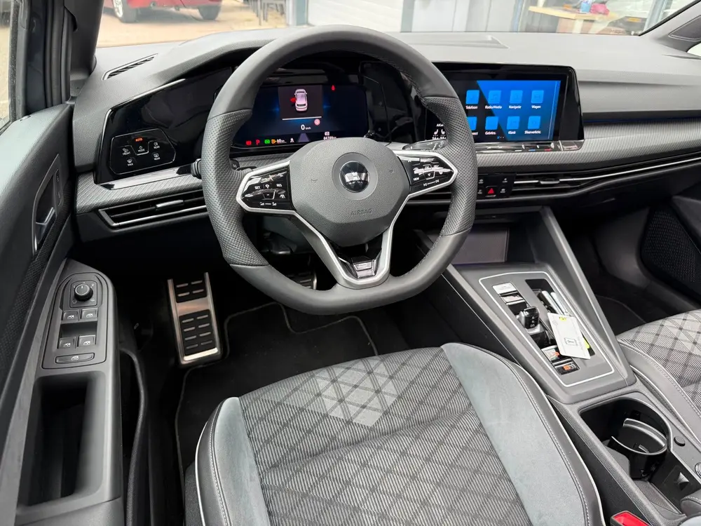 Volkswagen Golf 1.5 eTSI R-Line Business+| PANO| HUD| uit 2021, foto 20