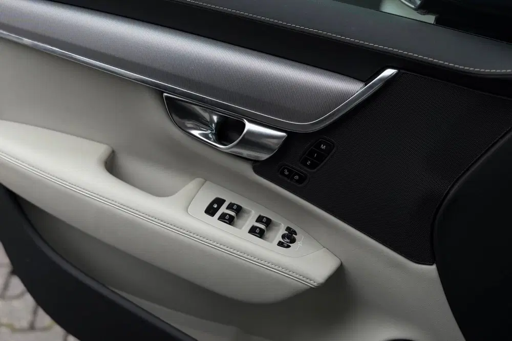 Volvo V90 B4 Ultimate Dark uit 2021, foto 12