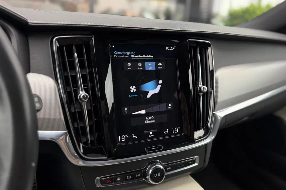 Volvo V90 B4 Ultimate Dark uit 2021, foto 20