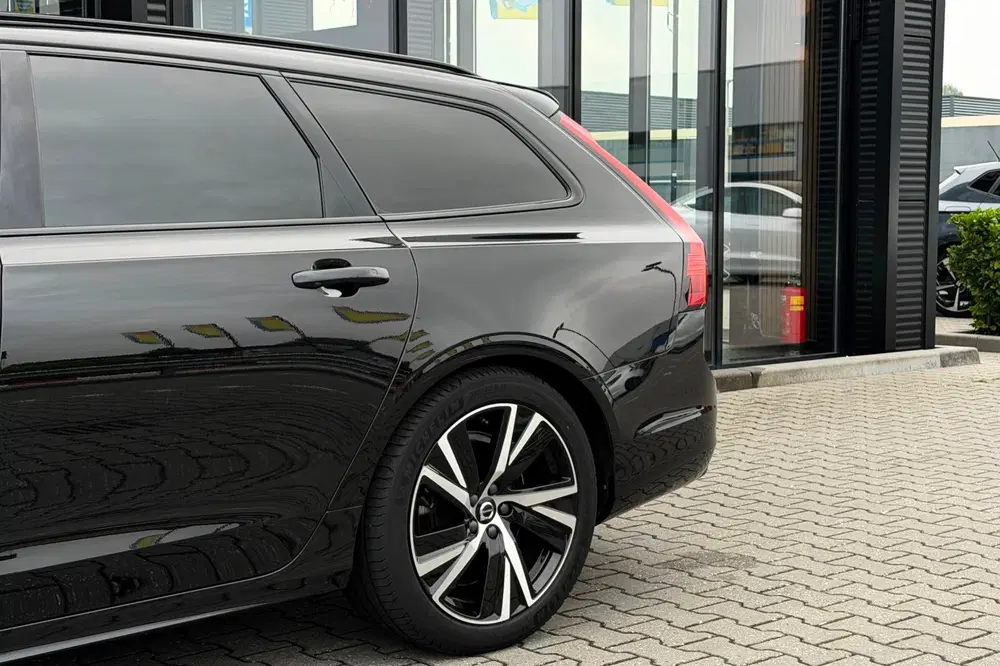 Volvo V90 B4 Ultimate Dark uit 2021, foto 5