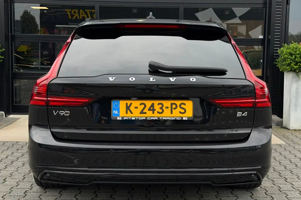 Volvo V90 B4 Ultimate Dark uit 2021, foto 7