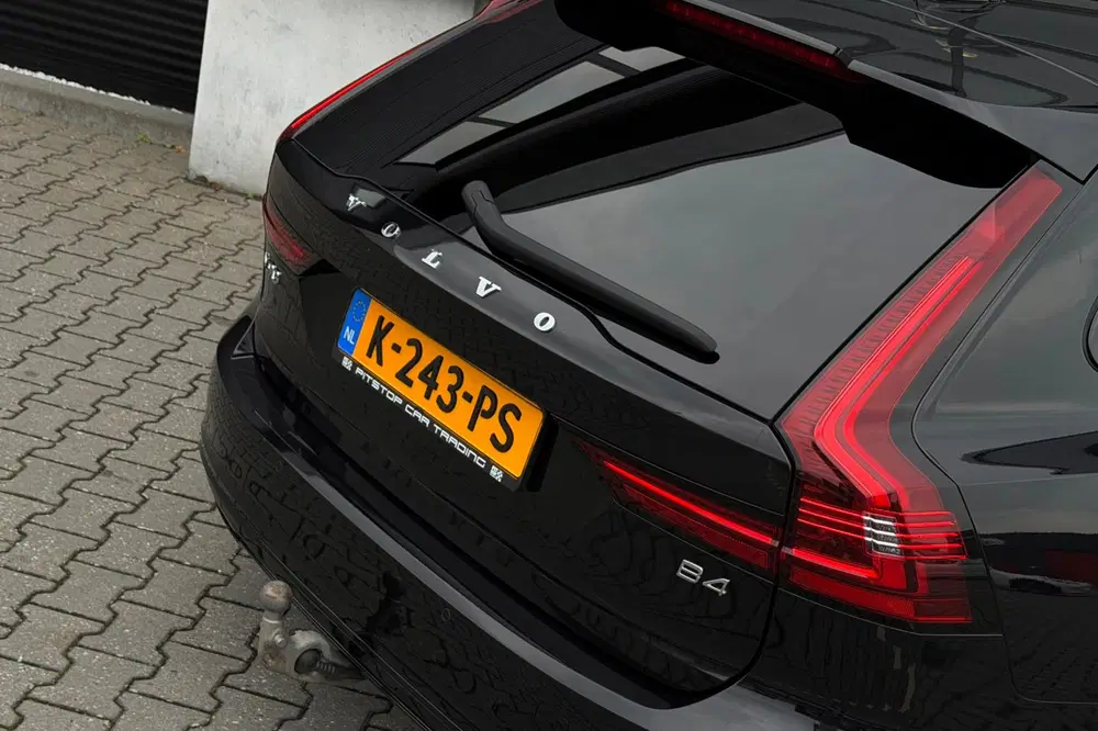 Volvo V90 B4 Ultimate Dark uit 2021, foto 8